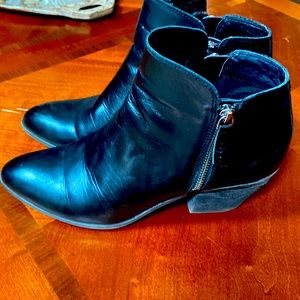 Frye Women’s Booties Black Leather